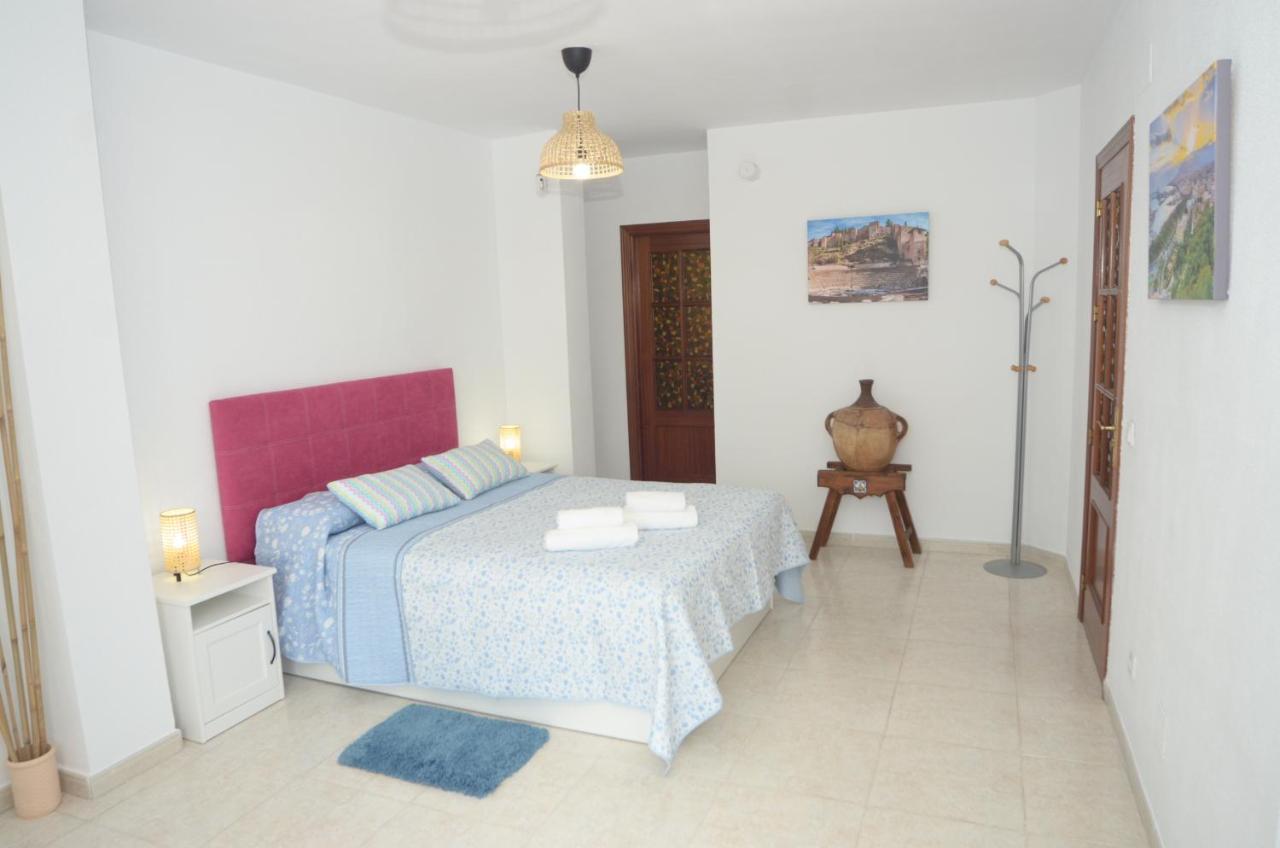 Habitacion Grande Con Terraza Privada, Malaga Centro Экстерьер фото