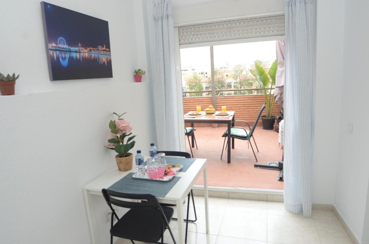 Habitacion Grande Con Terraza Privada, Malaga Centro Экстерьер фото